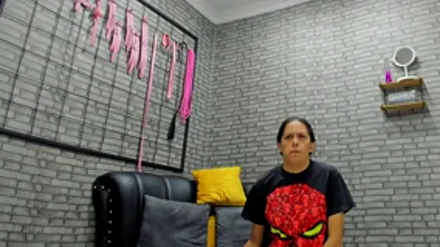 missnicollee online show from 23, 7, 2026