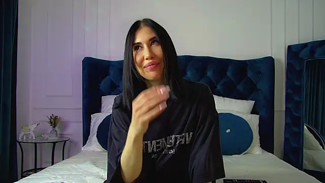 Snapshot of KaylaMous chatting on 12, 7, 2026 KaylaMous online show from 12, 7, 2026
