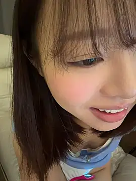 HappySadGirl online show from 28, 7, 2026