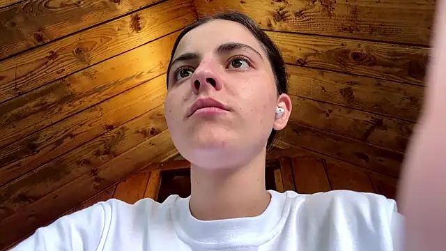 MarisaKomar online show from 16, 7, 2026
