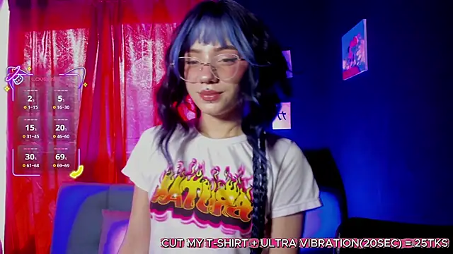 Snapshot of petitemila chatting on 9, 6, 2026 petitemila online show from 9, 6, 2026