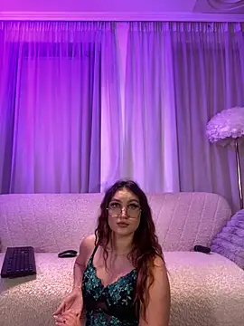 ValentinaMonroee online show from 24, 7, 2026