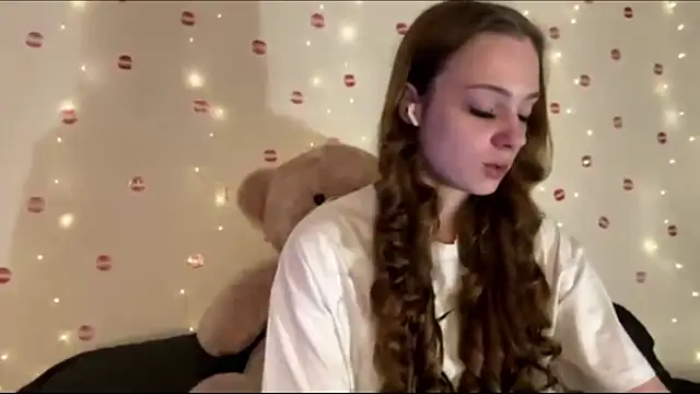 itskylieee online show from 26, 7, 2026