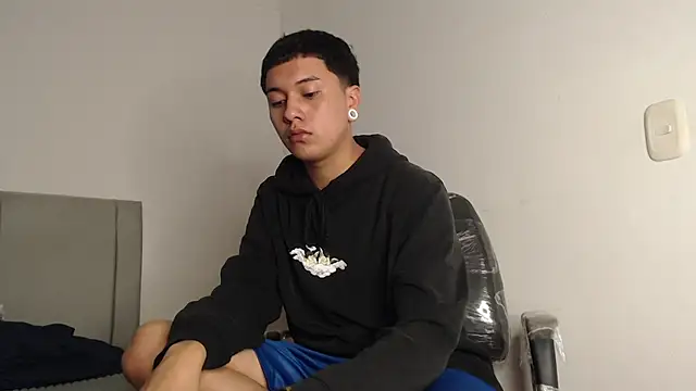 Snapshot of Owenn__blueee chatting on 23, 7, 2026 Owenn blueee online show from 23, 7, 2026