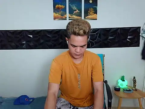yourmikexxx online show from 25, 7, 2026