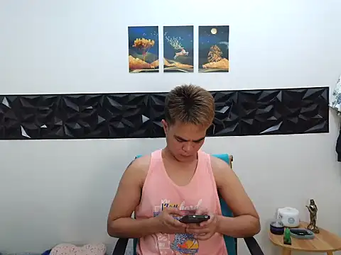 yourmikexxx online show from 27, 7, 2026