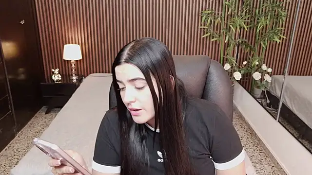 karilyncollinss online show from 19, 6, 2026