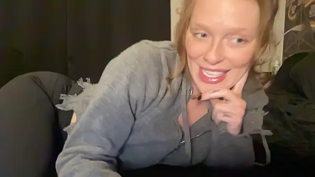Snapshot of cherrydietcoke chatting on 12, 6, 2026 cherrydietcoke online show from 12, 6, 2026