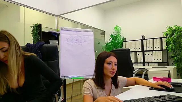 BabesGoWild online show from 9, 9, 2025