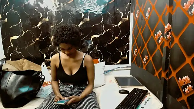 Caramelminxx  online show from 8, 7, 2026
