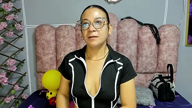 SexyNurseMia online show from 27, 7, 2026