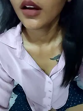Snapshot of Miss-cutee chatting on 17, 6, 2026 Miss-cutee online show from 17, 6, 2026