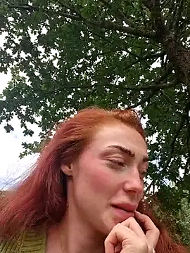 Ember Starr online show from 25, 7, 2026
