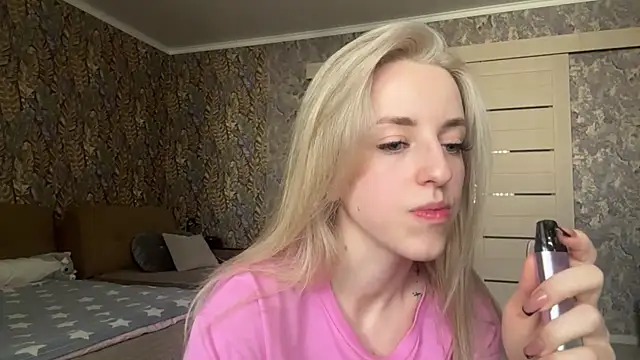 KrissySharp online show from 18, 6, 2026