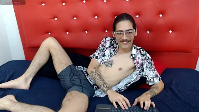 bigcock robert online show from 10, 6, 2026