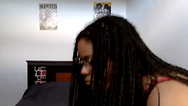 Snapshot of Lolacurly69 chatting on 3, 8, 2026 Lolacurly69 online show from 3, 8, 2026