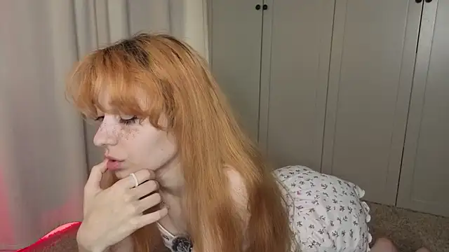 tgirlfoxy online show from 28, 7, 2026