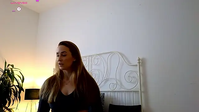 Ginnybabe  online show from 9, 12, 2024