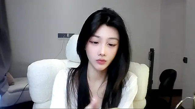 Snapshot of SylvieMaya chatting on 26, 6, 2026 SylvieMaya online show from 26, 6, 2026