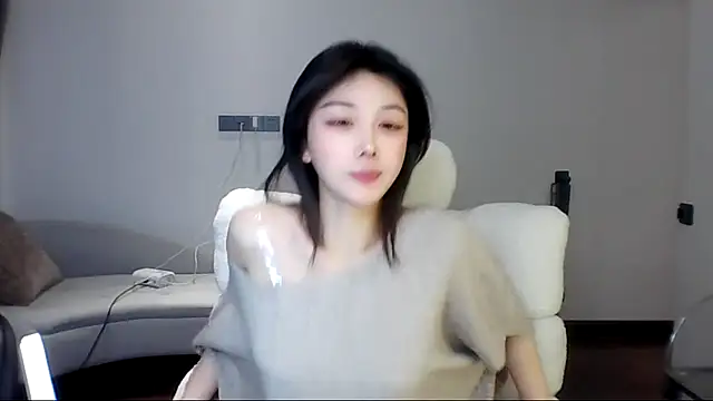 Snapshot of SylvieMaya chatting on 15, 7, 2026 SylvieMaya online show from 15, 7, 2026