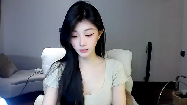Snapshot of SylvieMaya chatting on 20, 7, 2026 SylvieMaya online show from 20, 7, 2026