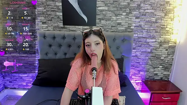 AngeliqueGirard online show from 18, 7, 2026