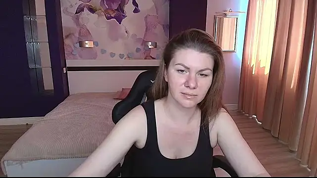 LunaKissesx online show from 18, 6, 2026