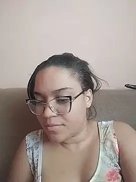 Snapshot of Esquetadinhas chatting on 4, 7, 2026 Esquetadinhas online show from 4, 7, 2026