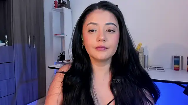 LauraToro  online show from 20, 6, 2026