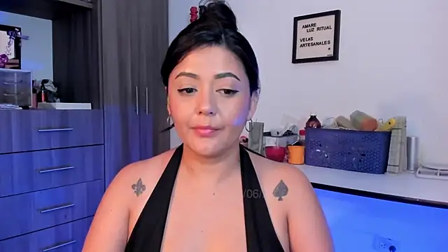LauraToro  online show from 21, 6, 2026