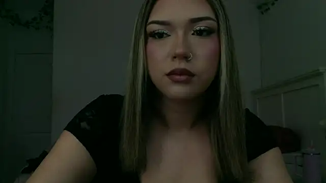 juicyxi online show from 11, 6, 2026