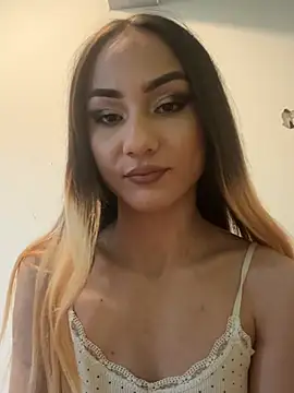 LioraX69 online show from 13, 6, 2026