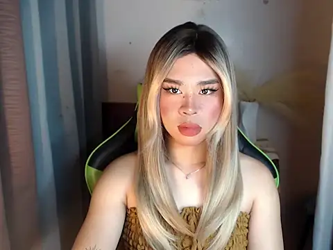 Horny HoneyX online show from 28, 7, 2026