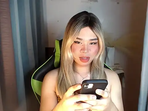 Horny HoneyX online show from 28, 7, 2026