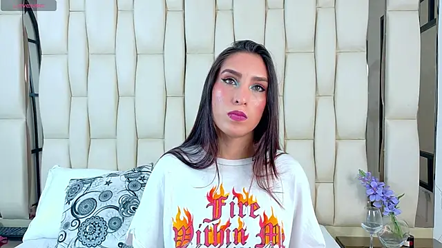 Chloemendoza online show from 25, 7, 2026
