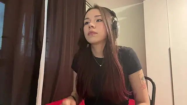 HotGirlMilla online show from 20, 6, 2026