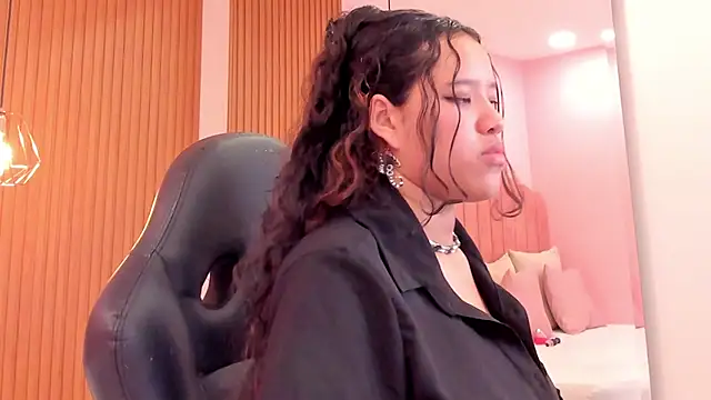 shayra alina online show from 30, 7, 2026