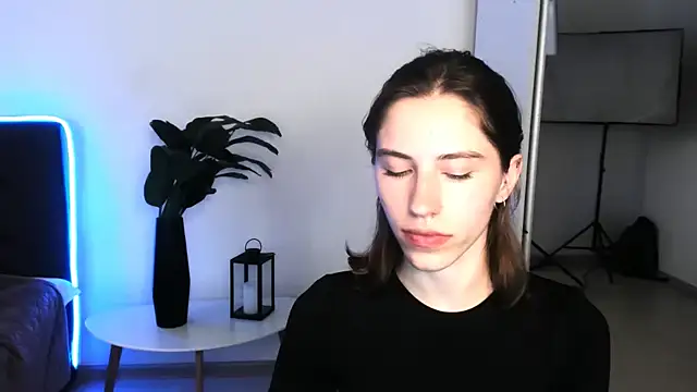 Flora 54 online show from 11, 6, 2026