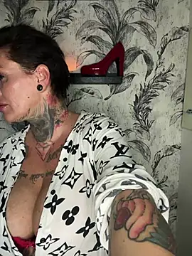 Snapshot of InkedMissLaBaehm chatting on 10, 8, 2026 InkedMissLaBaehm online show from 10, 8, 2026