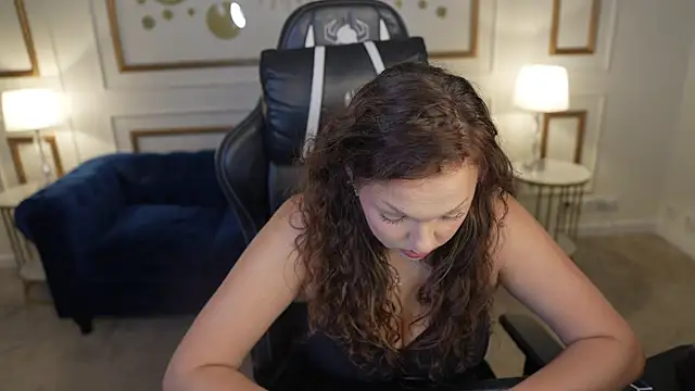 Kelly mur054 online show from 29, 7, 2026