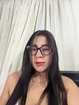 Snapshot of Lunna_Elisa chatting on 8, 8, 2026 Lunna Elisa online show from 8, 8, 2026