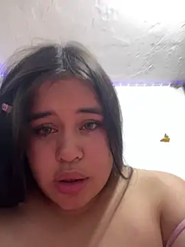 Snapshot of Sophia_Rose_ chatting on 5, 7, 2026 Sophia Rose online show from 5, 7, 2026