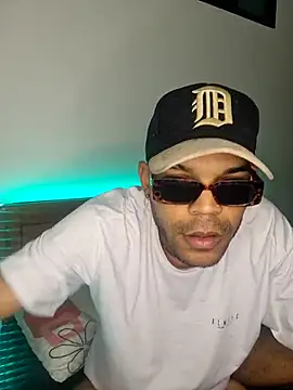 Snapshot of Dmitryholl27 chatting on 27, 7, 2026 Dmitryholl27 online show from 27, 7, 2026