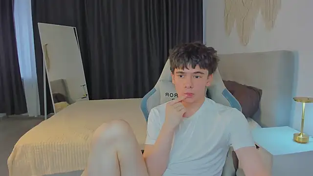 Ethan Crowe online show from 22, 7, 2026
