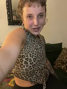TutanchAnut online show from 9, 8, 2026