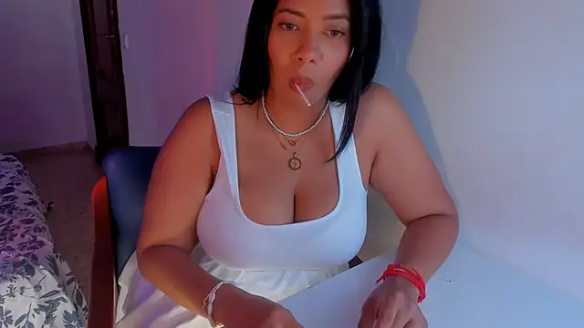 Snapshot of NicolePasqualott chatting on 9, 7, 2026 NicolePasqualott online show from 9, 7, 2026