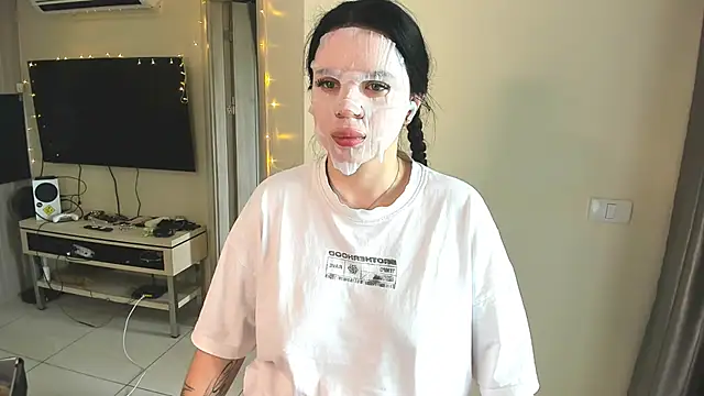 Evelyne xxo online show from 5, 7, 2026
