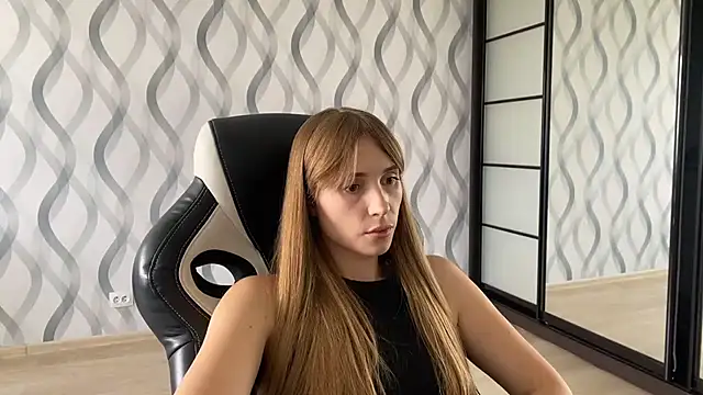 Snapshot of Miss_Luna_meow chatting on 16, 6, 2026 Miss Luna meow online show from 16, 6, 2026