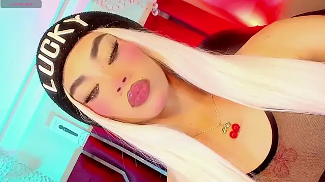 Dafnne-xxx online show from 16, 6, 2026