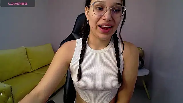 Lia Rose ch online show from 2, 7, 2026